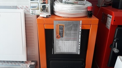 MBA Instal Arad. Imagine din magazin cu cazane pe combustibil solid